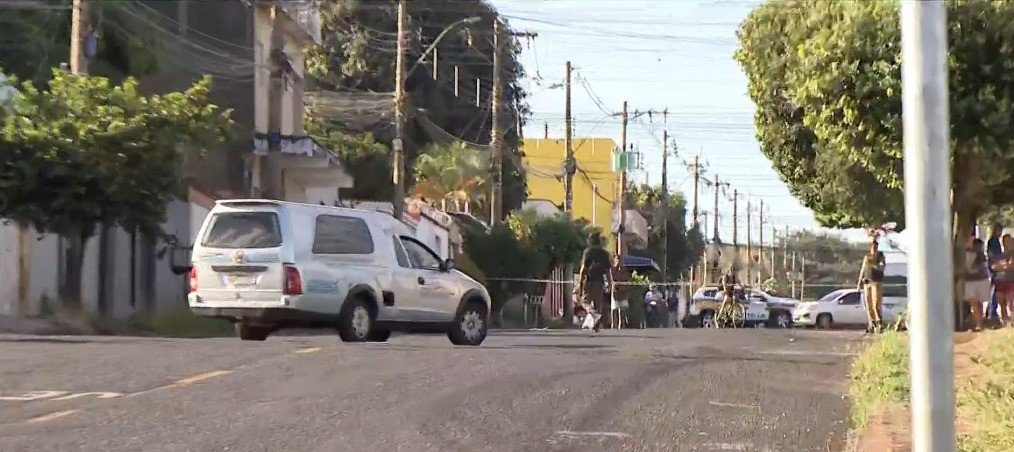 Motociclista morre baleado no Bairro Jardim Brasília em Uberlândia Motociclista morre baleado no Bairro Jardim Brasília em Uberlândia