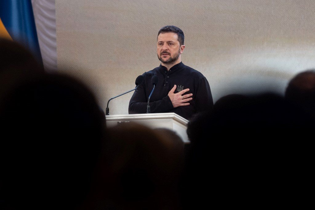 Zelensky diz que Ucrânia quer ‘paz desde o 1º segundo’ e que Rússia é ‘única razão’ para guerra prolongada Zelensky diz que Ucrânia quer ‘paz desde o 1º segundo’ e que Rússia é ‘única razão’ para guerra prolongada