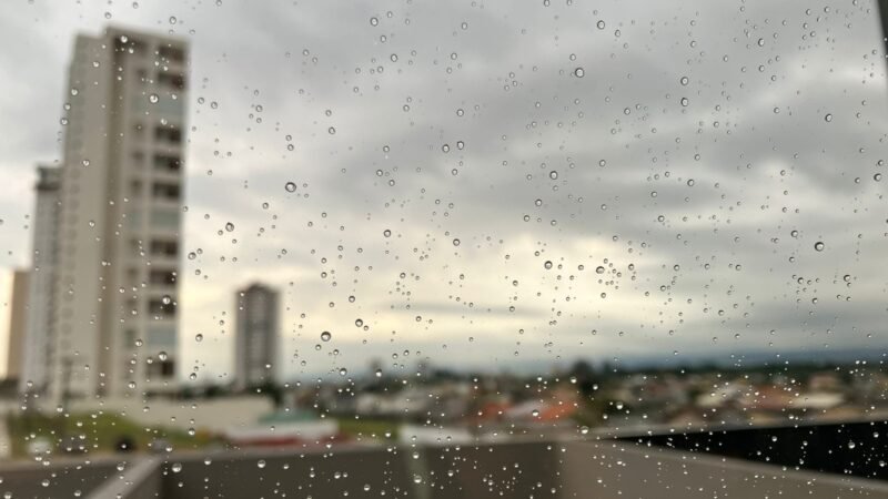 Último fim de semana do verão tem risco de chuva forte e queda das temperaturas no Vale e região