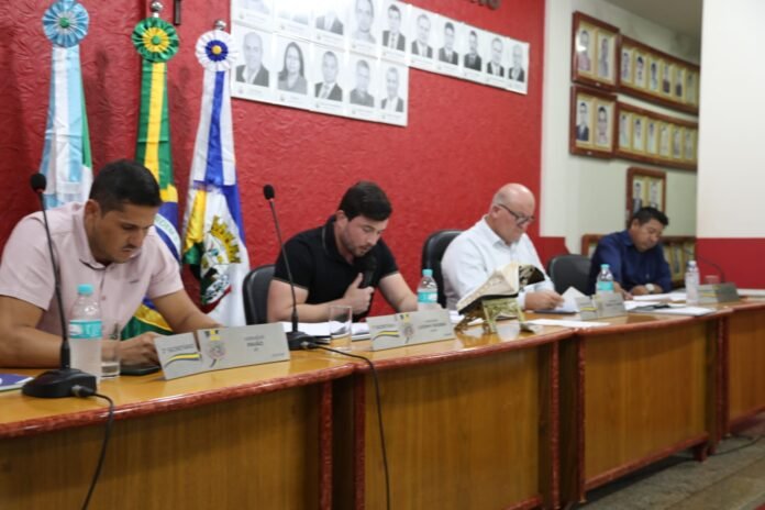 Câmara Municipal de Japorã discute apoio ao Programa Nacional de Habitação Rural Câmara Municipal de Japorã discute apoio ao Programa Nacional de Habitação Rural