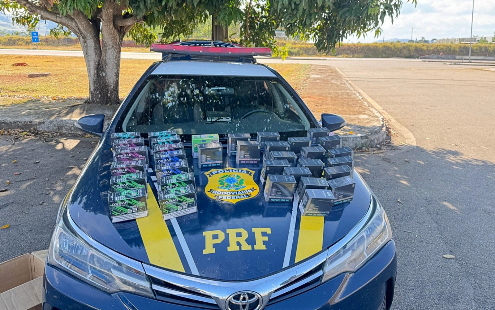 Motorista de ônibus é preso e 34 caixas de cigarro eletrônico são apreendidas na Fernão Dias, em MG Motorista de ônibus é preso e 34 caixas de cigarro eletrônico são apreendidas na Fernão Dias, em MG