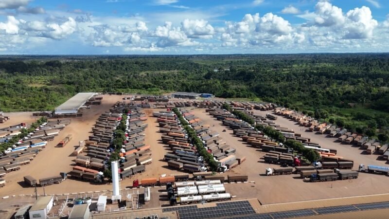 Mais de 1 mil caminhoneiros ‘acampam’ por dias para escoar produção de soja em Rondônia