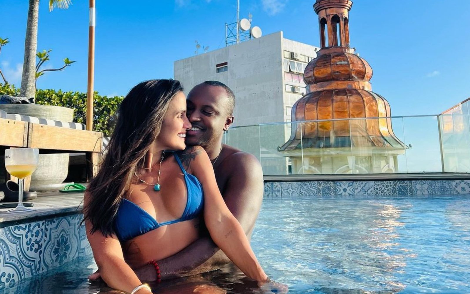 Carol Peixinho e Thiaguinho anunciam gravidez: ‘Nosso amor transbordou e agora somos 3’ Carol Peixinho e Thiaguinho anunciam gravidez: ‘Nosso amor transbordou e agora somos 3’