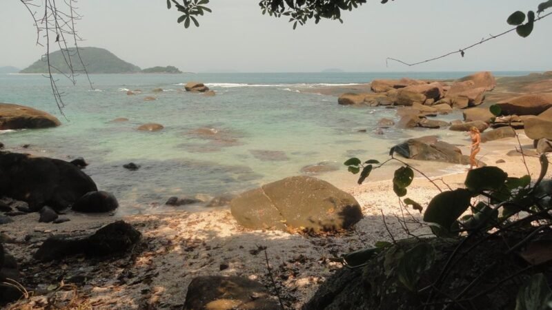 Corpo de pescador que caiu no mar em Ubatuba (SP) é encontrado