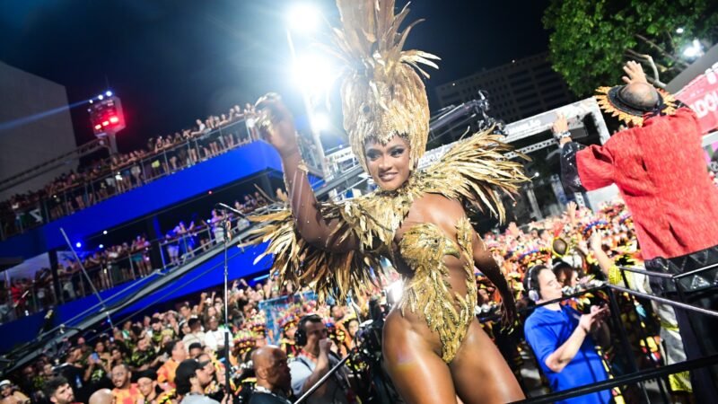 Erika Januza faz questão de brincar o carnaval acima de tudo: ‘Eu me divirto como se fosse a primeira vez’