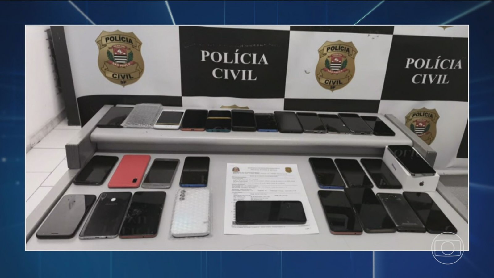 Operação da polícia de São Paulo para localizar celulares roubados apreende 10,5 mil aparelhos Operação da polícia de São Paulo para localizar celulares roubados apreende 10,5 mil aparelhos