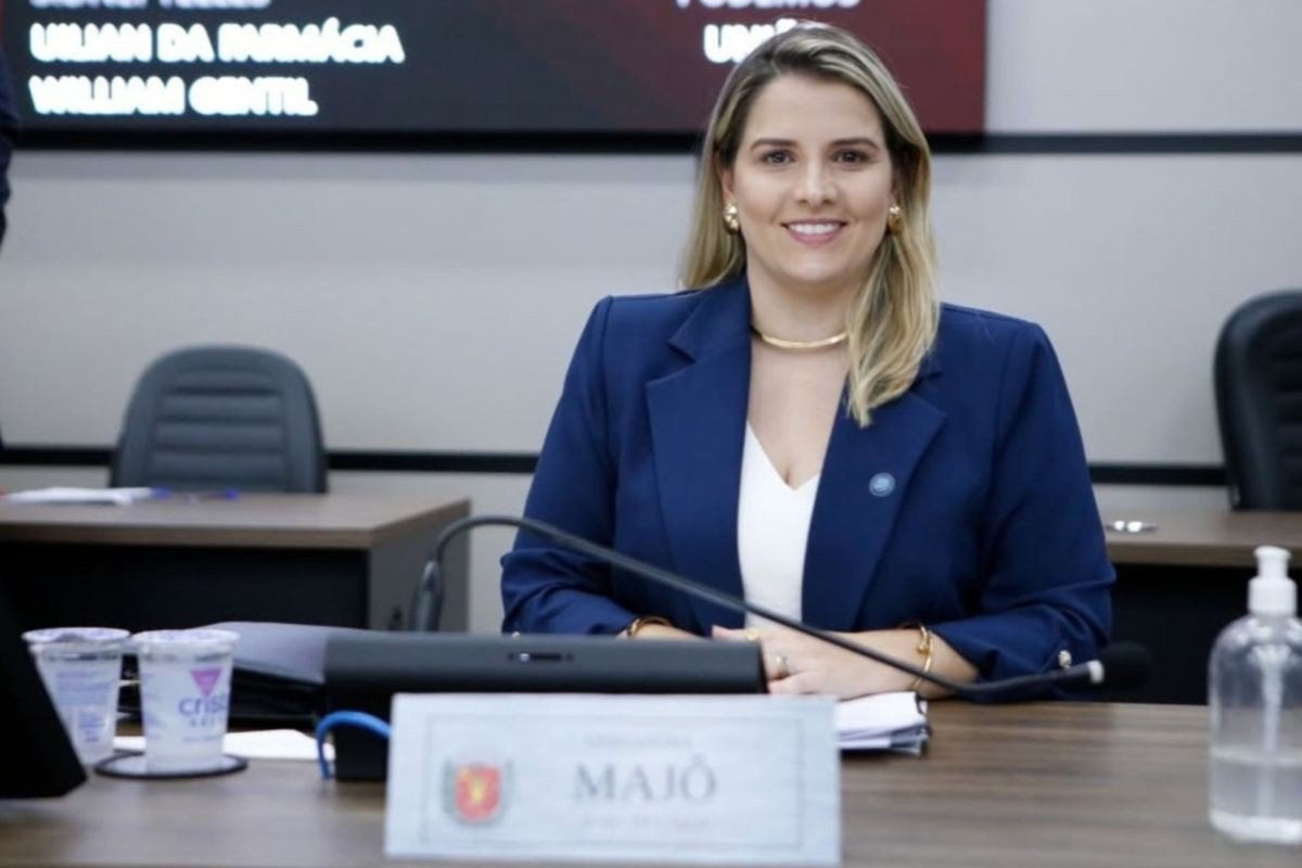 Majô Capdboscq é eleita nova presidente da Câmara de Maringá após afastamento definitivo de Mario Hossokawa Majô Capdboscq é eleita nova presidente da Câmara de Maringá após afastamento definitivo de Mario Hossokawa