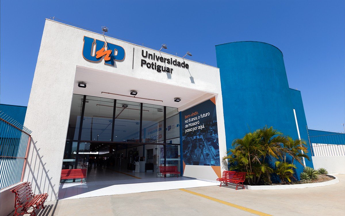 UnP completa 44 anos e reafirma sua liderança no Ensino Superior do RN UnP completa 44 anos e reafirma sua liderança no Ensino Superior do RN