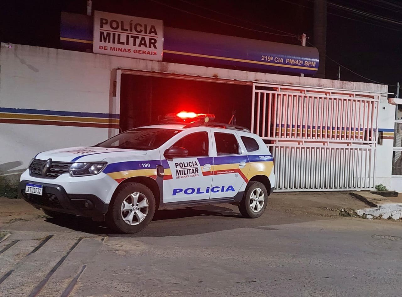 Alegando traição, homem agride companheira, troca a senha do celular dela e a mantém em cárcere por três dias Alegando traição, homem agride companheira, troca a senha do celular dela e a mantém em cárcere por três dias