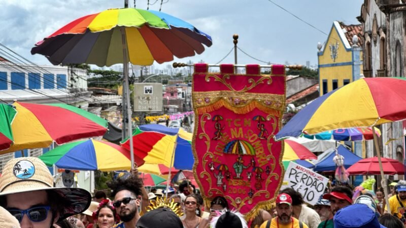 Em tempos de altas temperaturas, bloco ‘Fique na Sombra’ garante frevo e ‘conforto térmico’ em Olinda