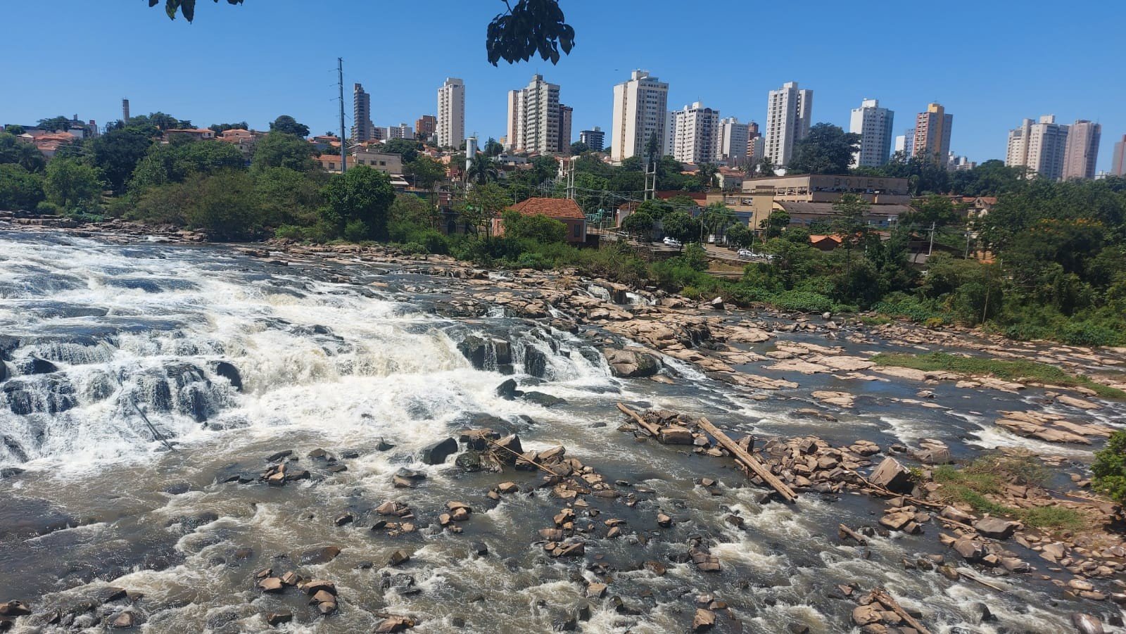 Sem chuvas, Rio Piracicaba tem vazão 70% menor que média histórica de março, aponta PCJ Sem chuvas, Rio Piracicaba tem vazão 70% menor que média histórica de março, aponta PCJ