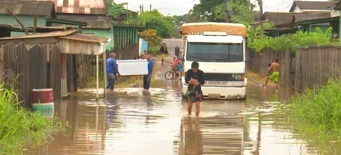 Rio Acre dá sinais de vazante em Rio Branco, mas Defesa Civil prevê nova subida Rio Acre dá sinais de vazante em Rio Branco, mas Defesa Civil prevê nova subida