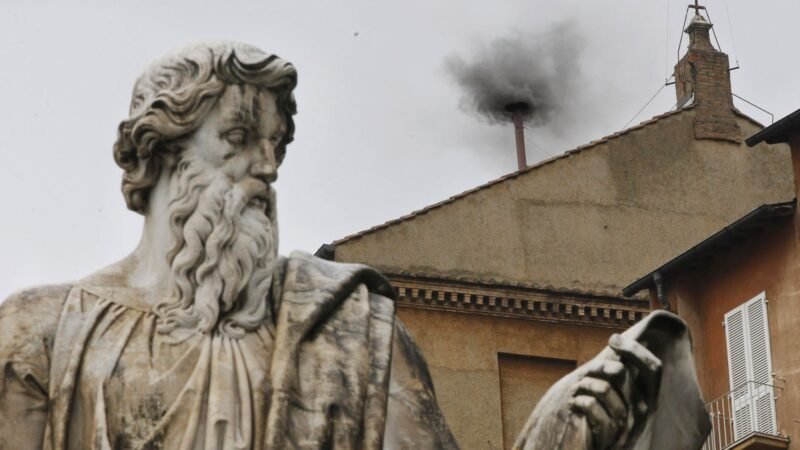 O segredo por trás da fumaça do Vaticano na eleição do papa