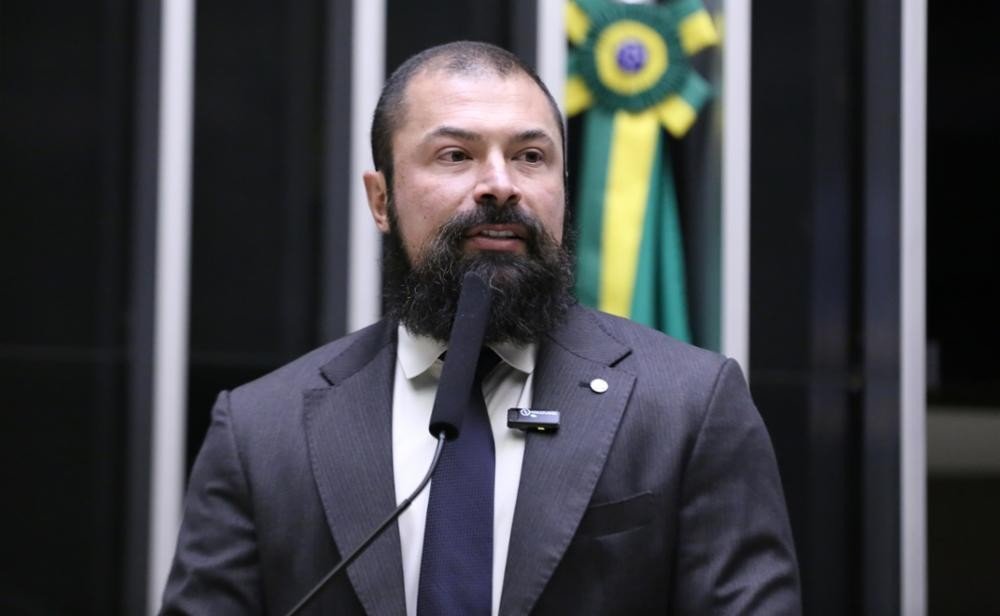 Comissão comandada pela oposição quer votar projeto para desarmar segurança pessoal de Lula Comissão comandada pela oposição quer votar projeto para desarmar segurança pessoal de Lula