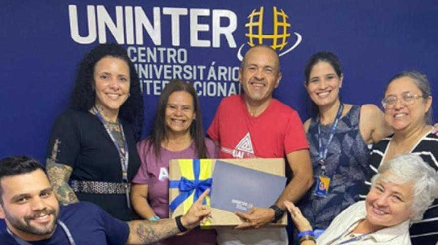 Uninter reconhece e premia alunos que se destacam academicamente Uninter reconhece e premia alunos que se destacam academicamente