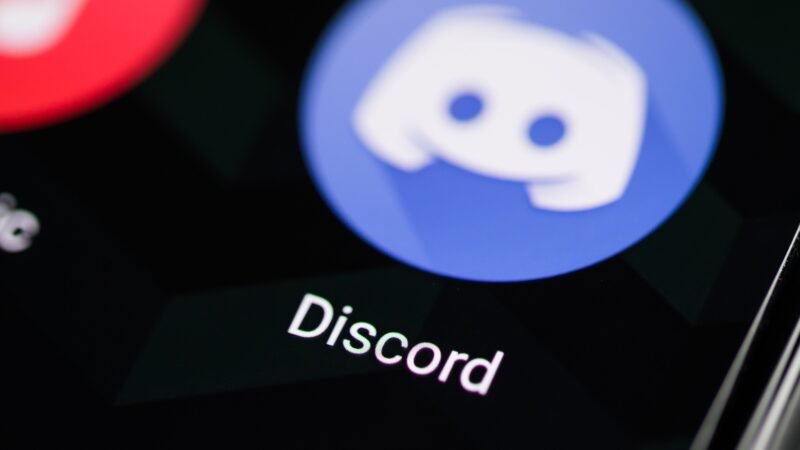 Pesquisa brasileira reúne bilhões de mensagens públicas disponibilizadas pelo Discord; plataforma questiona