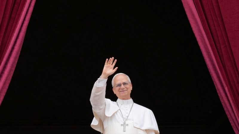 Papa Leão XIV celebra missa inaugural de seu pontificado neste domingo