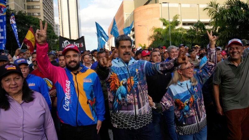 Venezuelanos voltam às urnas em eleições locais e legislativas; oposição pede boicote