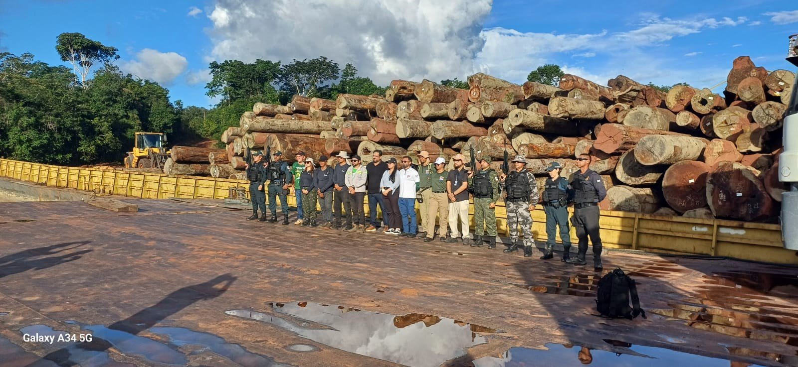 Operação fiscaliza área de manejo em Juruti Velho após denúncias de extração ilegal de madeira Operação fiscaliza área de manejo em Juruti Velho após denúncias de extração ilegal de madeira