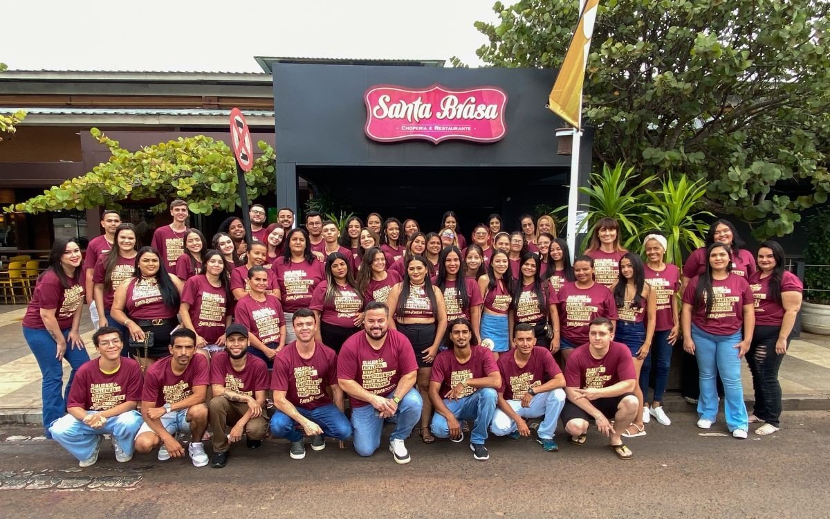 Santa Brasa celebra 15 anos de tradição e inovação na gastronomia Santa Brasa celebra 15 anos de tradição e inovação na gastronomia