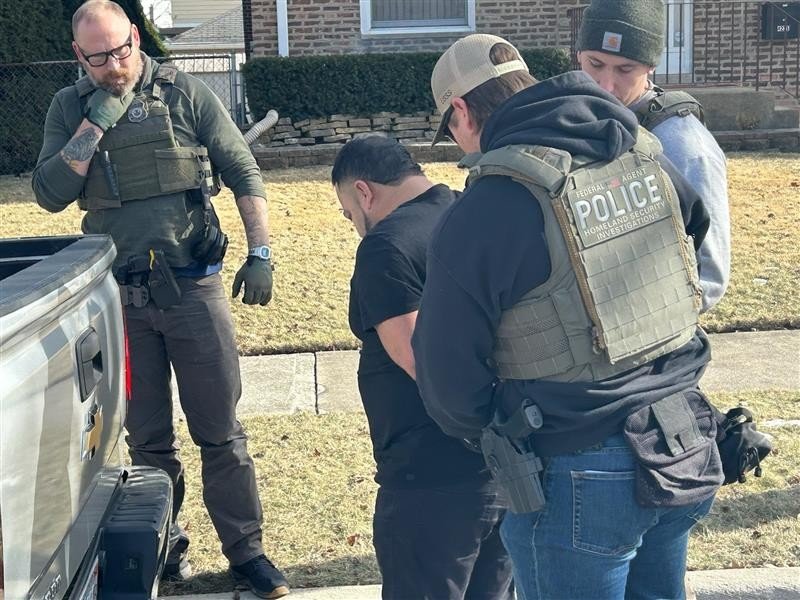 Trump diz que imigrantes ‘autodeportados’ terão chance de voltar aos EUA; especialista aponta possíveis contras do processo Trump diz que imigrantes ‘autodeportados’ terão chance de voltar aos EUA; especialista aponta possíveis contras do processo