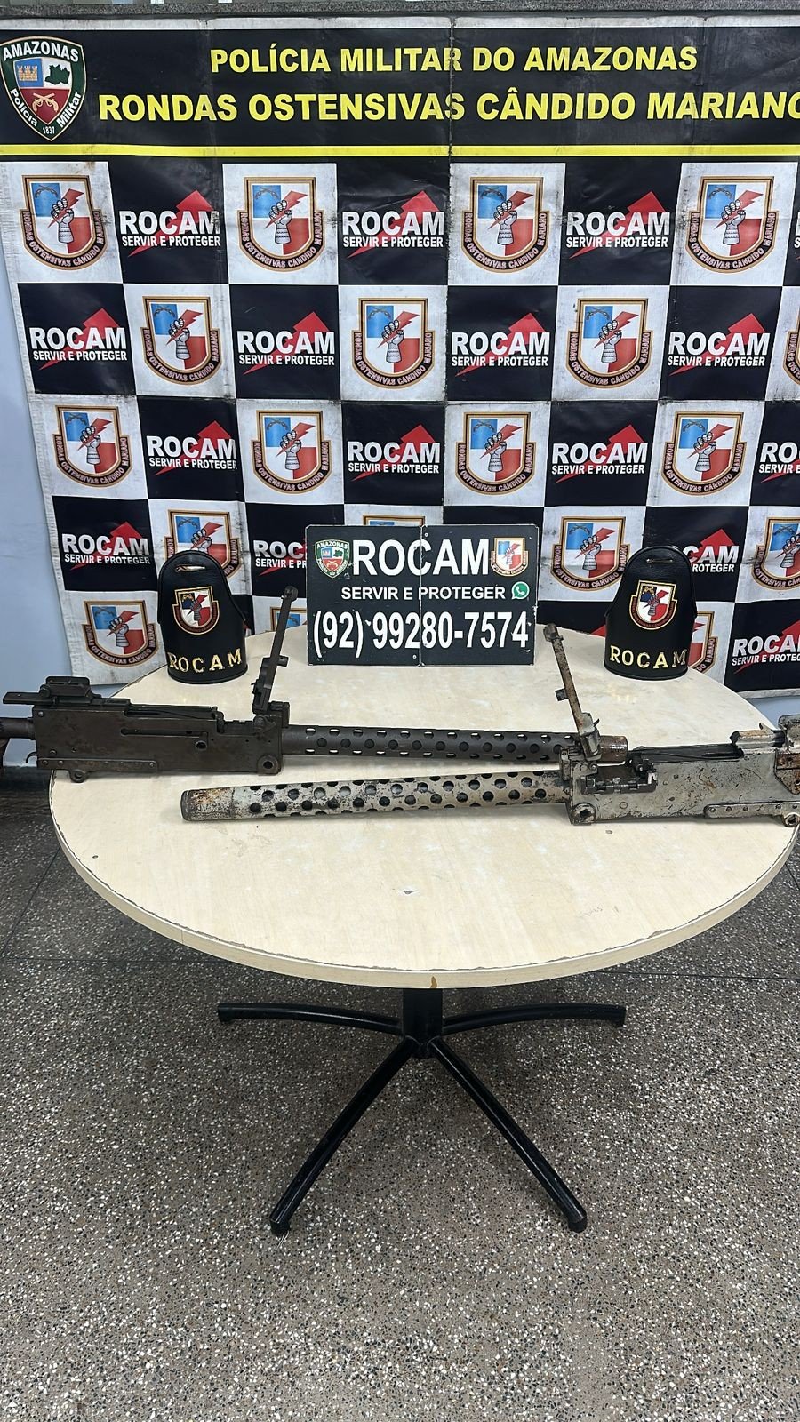 Polícia apreende armamento de guerra escondido em carro na Zona Leste de Manaus Polícia apreende armamento de guerra escondido em carro na Zona Leste de Manaus