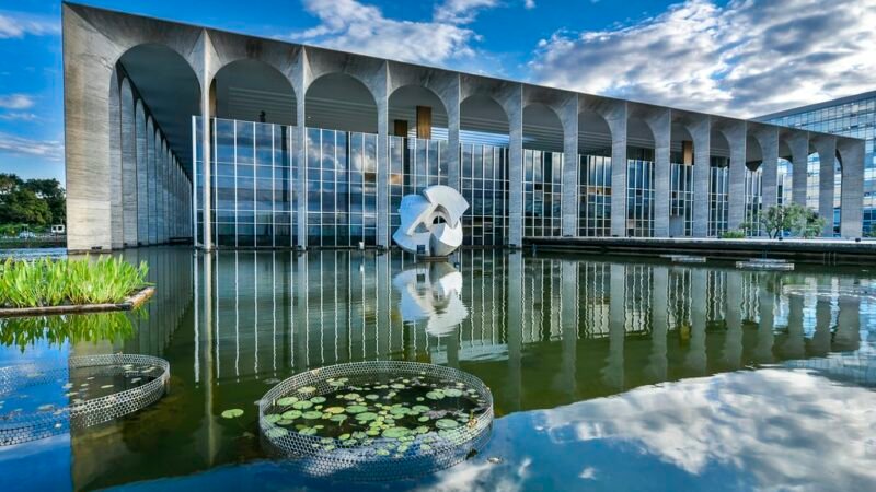 Concurso de diplomata: Itamaraty abre inscrições para 50 vagas e salário inicial de R$ 22,5 mil
