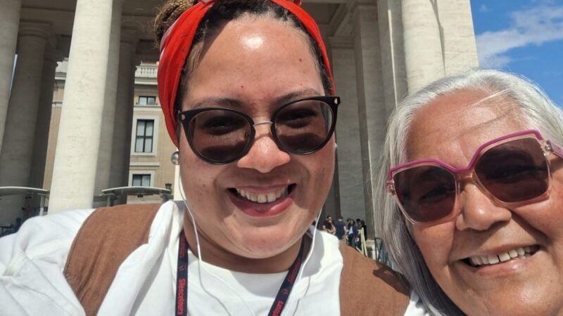 ‘Grande privilégio enquanto católica’: pernambucanas em Roma falam sobre emoção após anúncio do novo papa