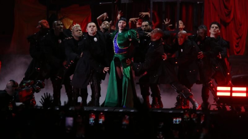 Lady Gaga reúne 2,1 milhões de pessoas em show histórico em Copacabana, diz Riotur