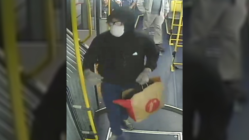 Polícia investiga se advogado suspeito de colocar bomba em terminal de ônibus de Curitiba tem ligação com outros grupos no país: ‘Mesmo modus operandi’