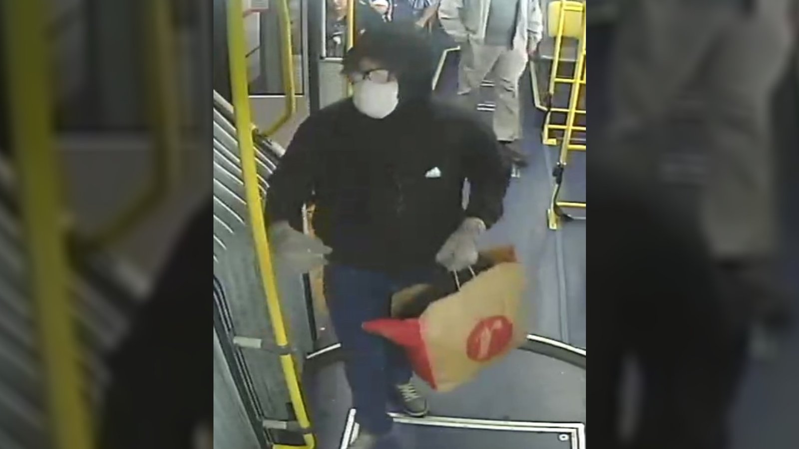 Polícia investiga se advogado suspeito de colocar bomba em terminal de ônibus de Curitiba tem ligação com outros grupos no país: ‘Mesmo modus operandi’ Polícia investiga se advogado suspeito de colocar bomba em terminal de ônibus de Curitiba tem ligação com outros grupos no país: ‘Mesmo modus operandi’
