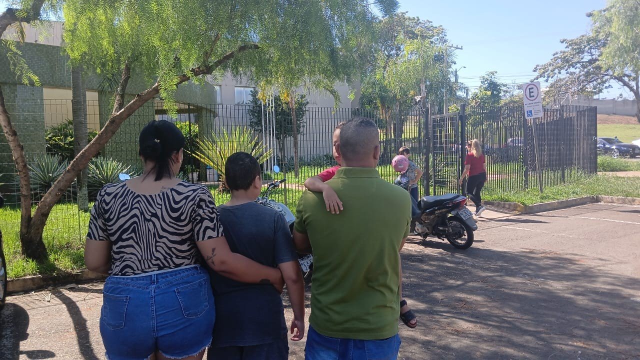 Pai afirma que morador em situação de rua cuidou do filho desaparecido; polícia diz que caso está em sigilo Pai afirma que morador em situação de rua cuidou do filho desaparecido; polícia diz que caso está em sigilo