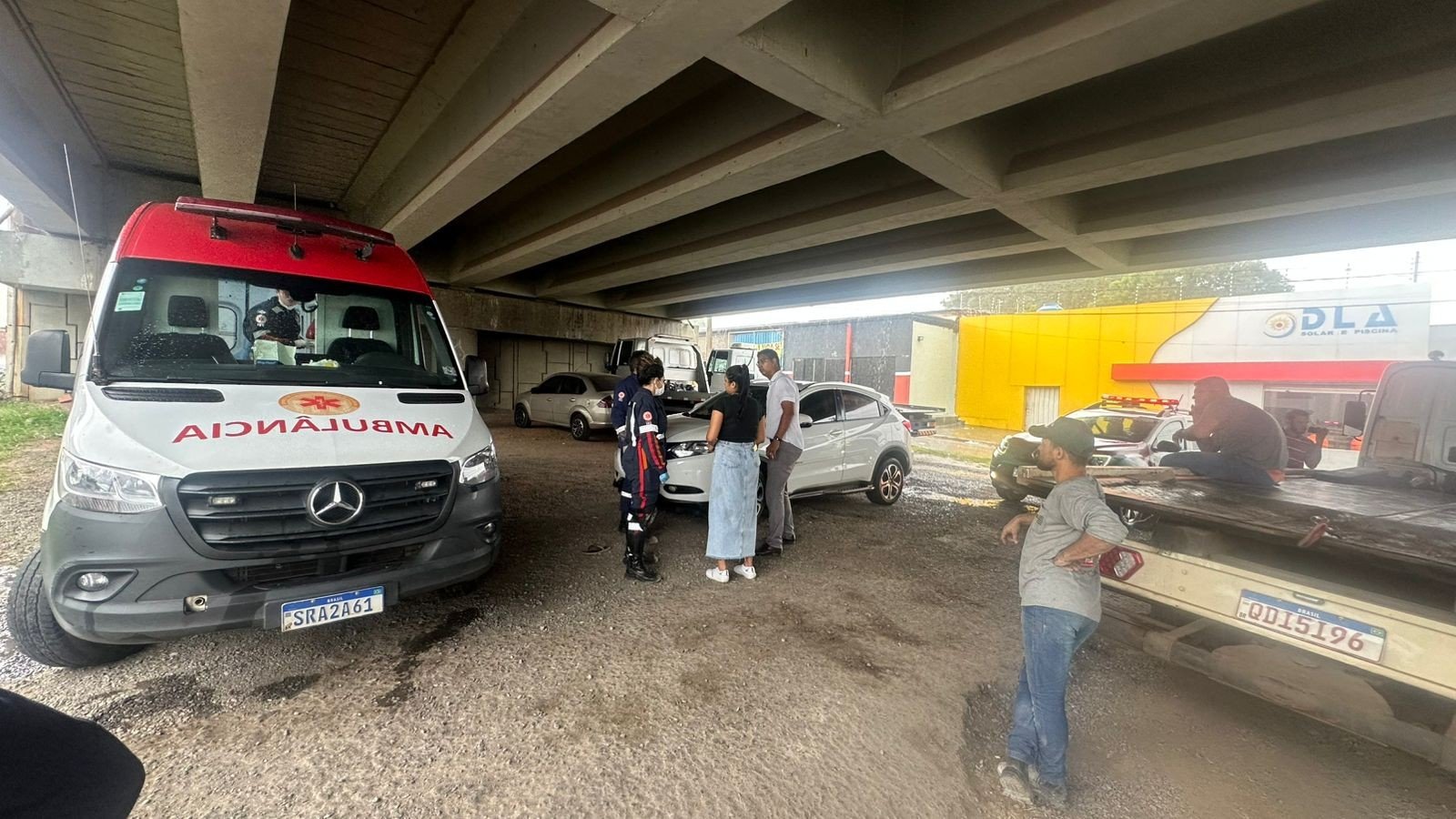Homem em situação de rua sobrevive após ser atropelado enquanto dormia embaixo de carro em Várzea Grande (MT) Homem em situação de rua sobrevive após ser atropelado enquanto dormia embaixo de carro em Várzea Grande (MT)