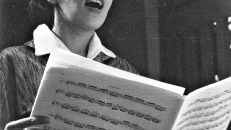 Corpo da cantora lírica Maria Lúcia Godoy é velado no Palácio das Artes, em Belo Horizonte