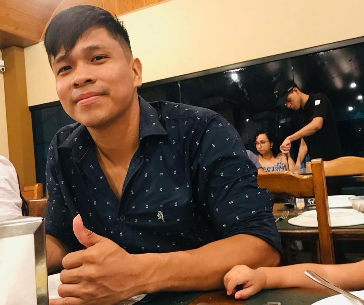 Estudante de farmácia atropelado por carro em alta velocidade em Manaus saiu para comprar bebida, diz família Estudante de farmácia atropelado por carro em alta velocidade em Manaus saiu para comprar bebida, diz família