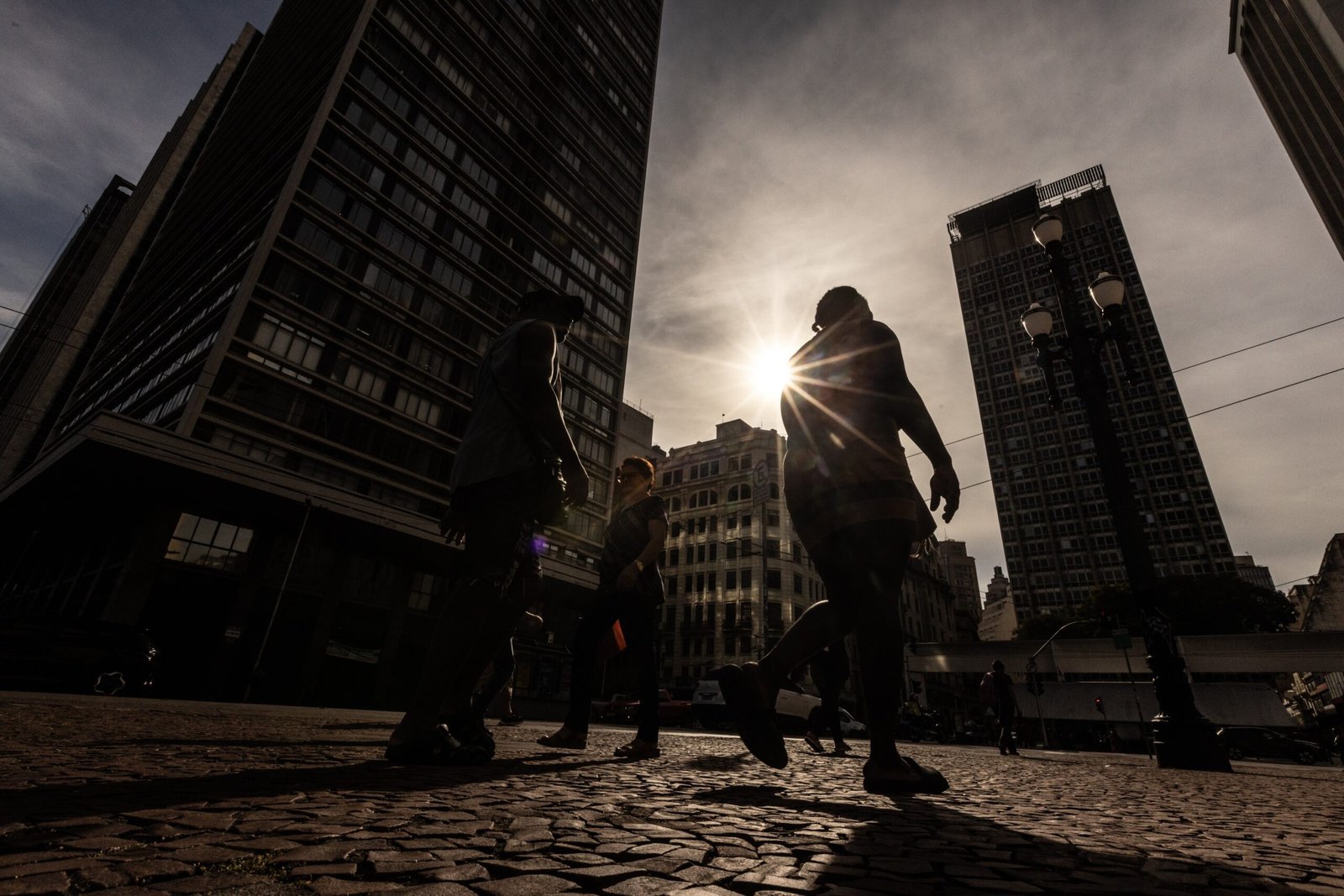 Onda de frio se afasta do país e temperaturas devem voltar a subir no fim de semana; veja previsão Onda de frio se afasta do país e temperaturas devem voltar a subir no fim de semana; veja previsão