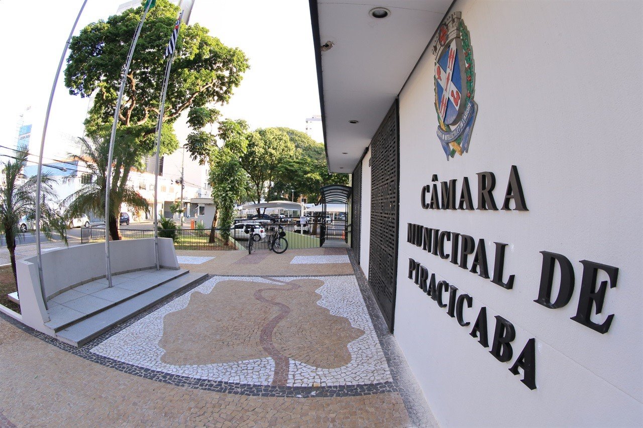 Câmara de Piracicaba vota projeto que regulamenta atuação de flanelinhas nas ruas; entenda Câmara de Piracicaba vota projeto que regulamenta atuação de flanelinhas nas ruas; entenda