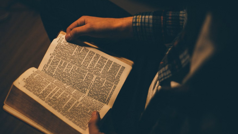 A fé e o novo desenho das religiões no Brasil – O Assunto #1484
