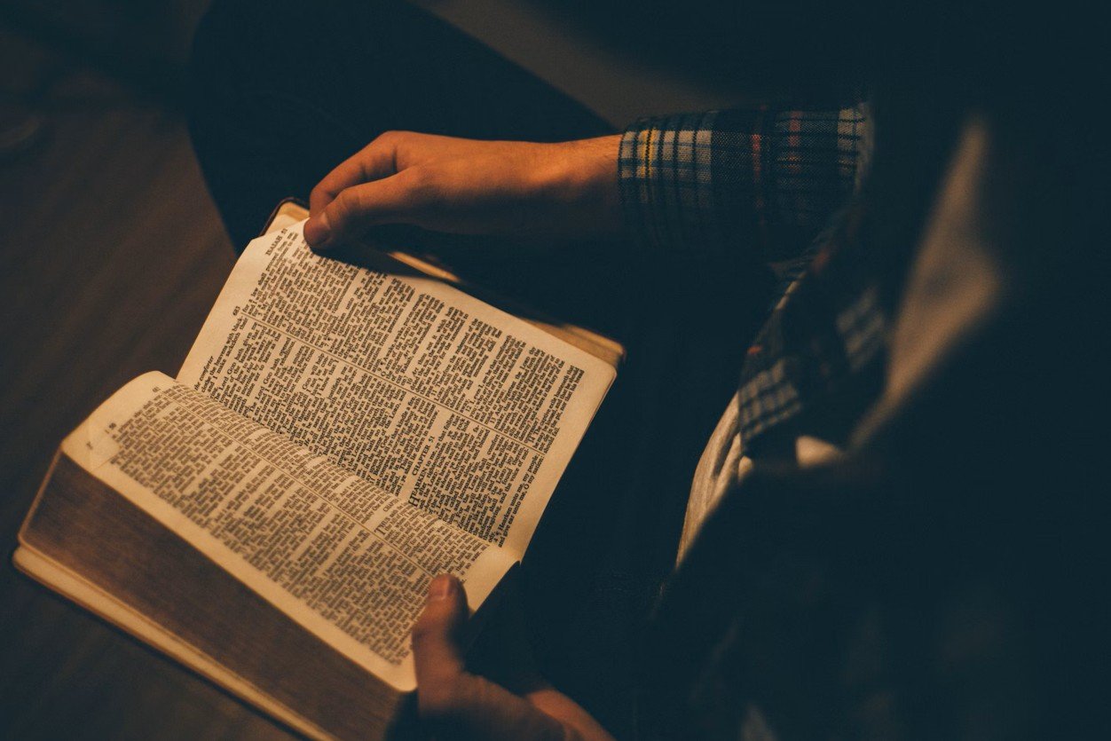 A fé e o novo desenho das religiões no Brasil – O Assunto #1484 A fé e o novo desenho das religiões no Brasil – O Assunto #1484