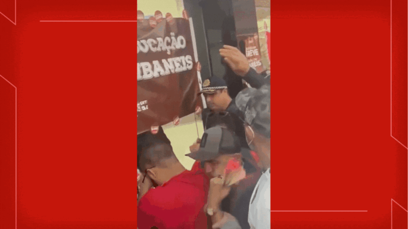 MP pede que Corregedoria da PM apure uso de spray de pimenta para controlar ato de professores no DF