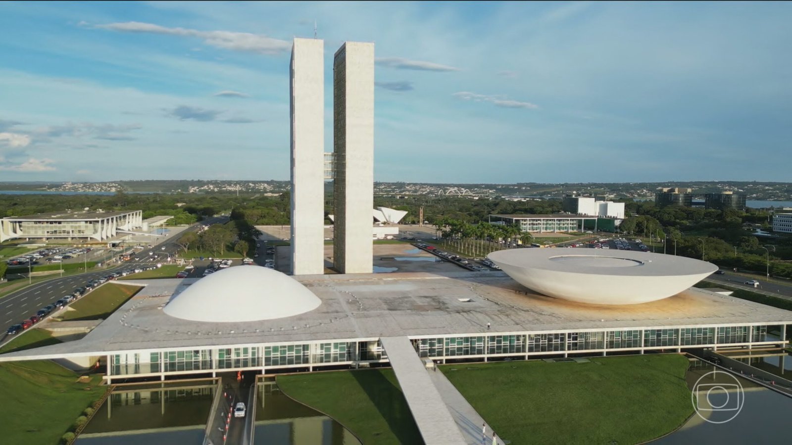 A guerra política e fiscal em Brasília – O Assunto #1498 A guerra política e fiscal em Brasília – O Assunto #1498