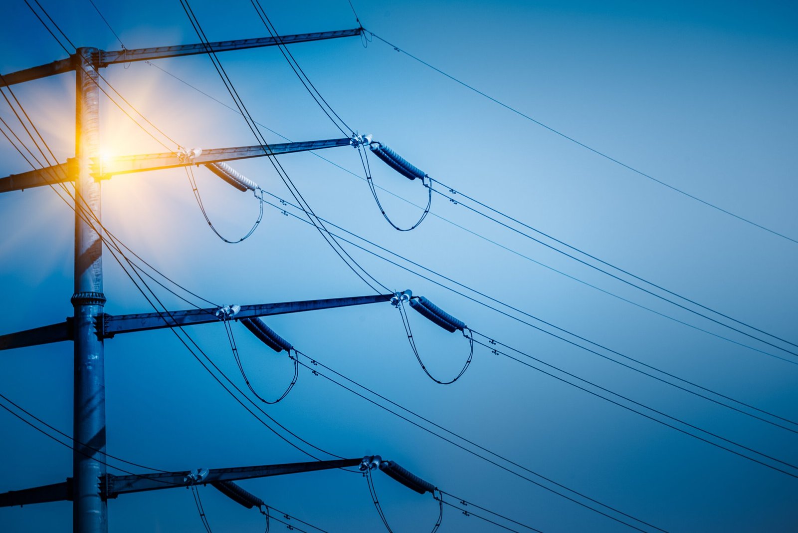 Amazonas terá bandeira vermelha nas contas de energia em junho; saiba como economizar Amazonas terá bandeira vermelha nas contas de energia em junho; saiba como economizar