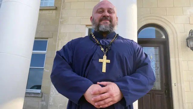 Os americanos atraídos para igreja ortodoxa russa que promete desenvolver ‘masculinidade’