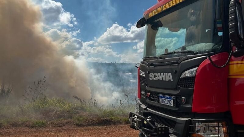 Incêndios em terrenos afetam serviços e imóveis em cidades do Centro-Oeste