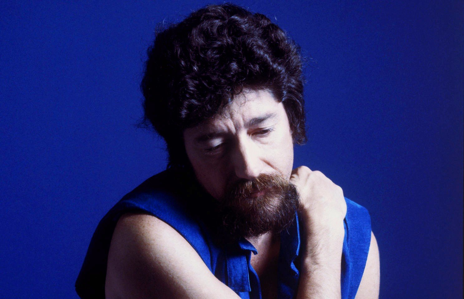 Raul Seixas, que faria 80 anos, continua vivo com aura mitológica alimentada por obra imune aos efeitos do tempo