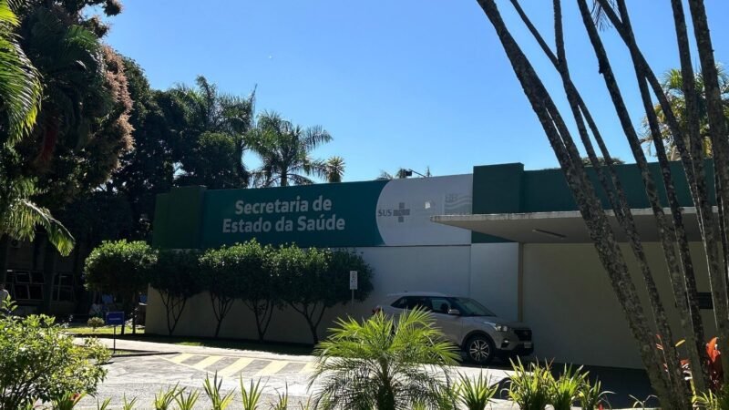Aumento de mais de 50% nos casos de Síndrome Respiratória Aguda Grave e ocupação de 85% dos leitos de UTI motivaram decreto de emergência, diz governo