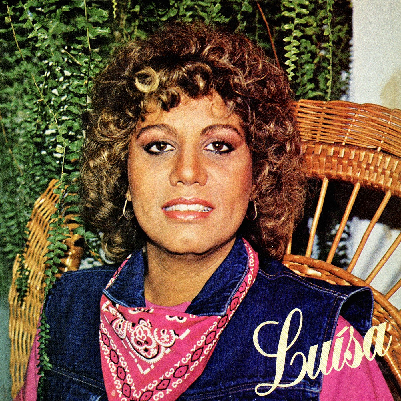 Luísa tem reeditado, em setembro, raro single de 1981 gravado com o grupo Azymuth e esquecido (como a cantora) Luísa tem reeditado, em setembro, raro single de 1981 gravado com o grupo Azymuth e esquecido (como a cantora)