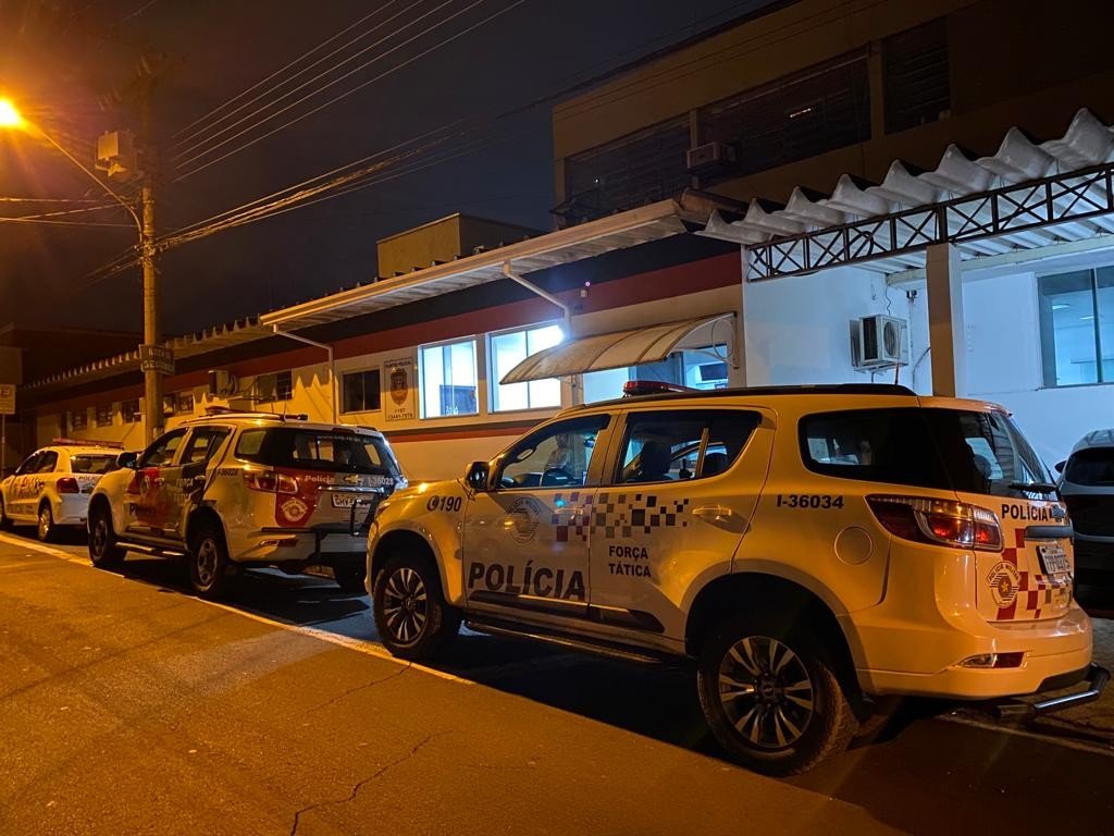Filho é preso após ameaçar pais durante discussão em Piracicaba Filho é preso após ameaçar pais durante discussão em Piracicaba