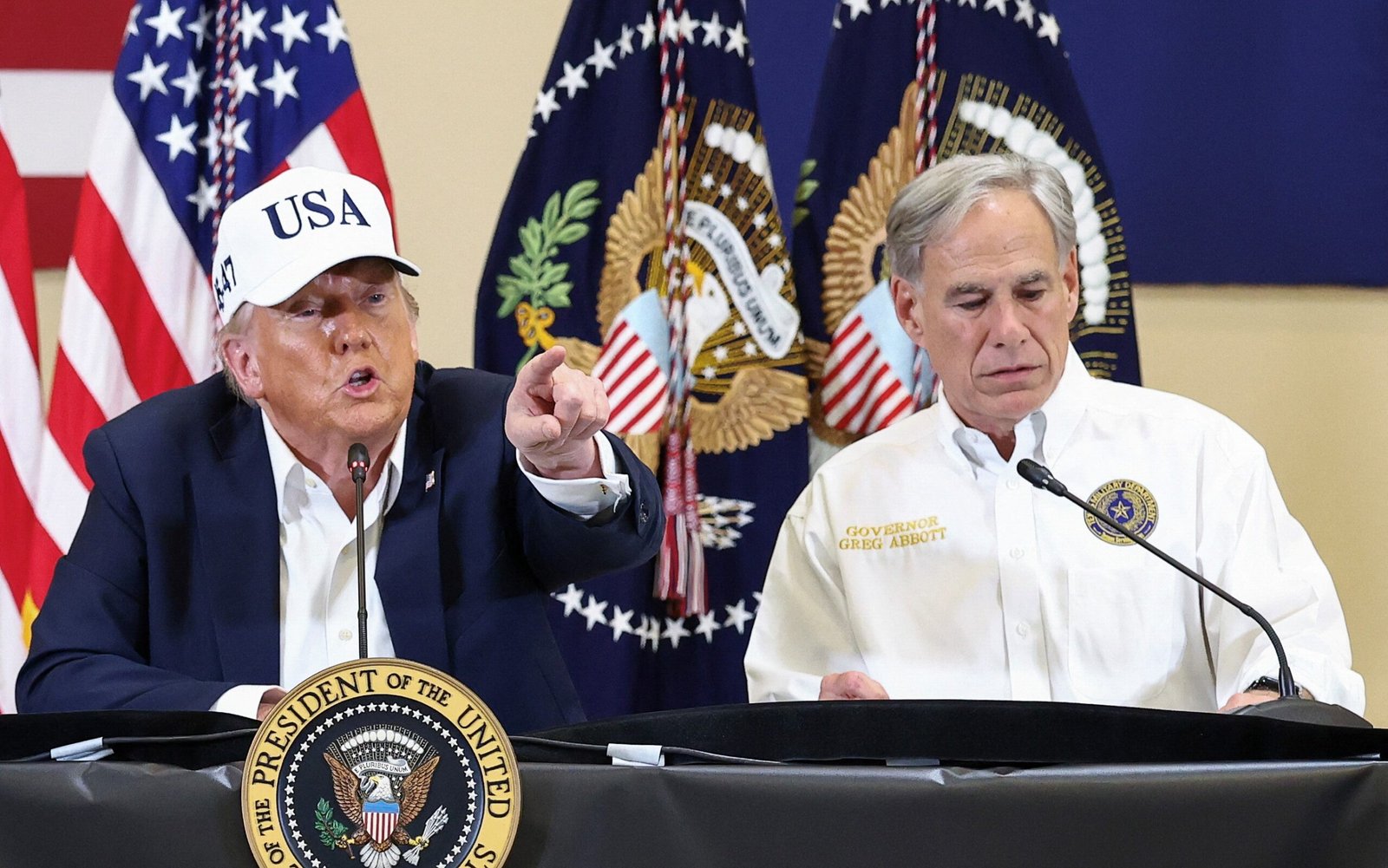 Deputados democratas que fugiram do Texas haviam para obstruir projeto de Trump deixam hotel após ameaça de bomba Deputados democratas que fugiram do Texas haviam para obstruir projeto de Trump deixam hotel após ameaça de bomba