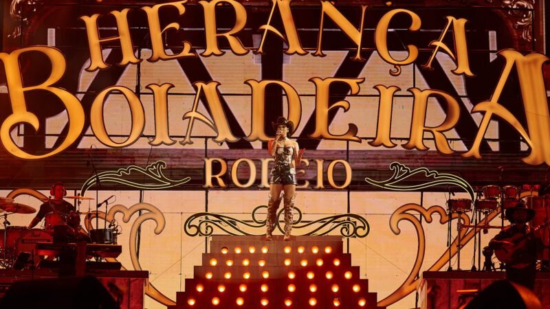 Ana Castela chora com os avós no palco, leva ícones da ‘velha guarda’ a Barretos e grava DVD de clássicos em ‘último ato’ como embaixadora